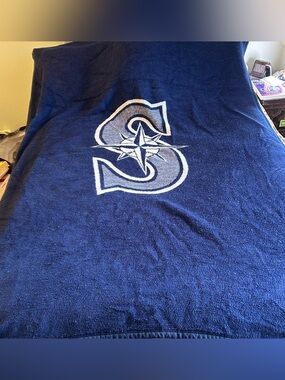 Mariners blue and white fleece blanket Biederlack of America genuine MLB